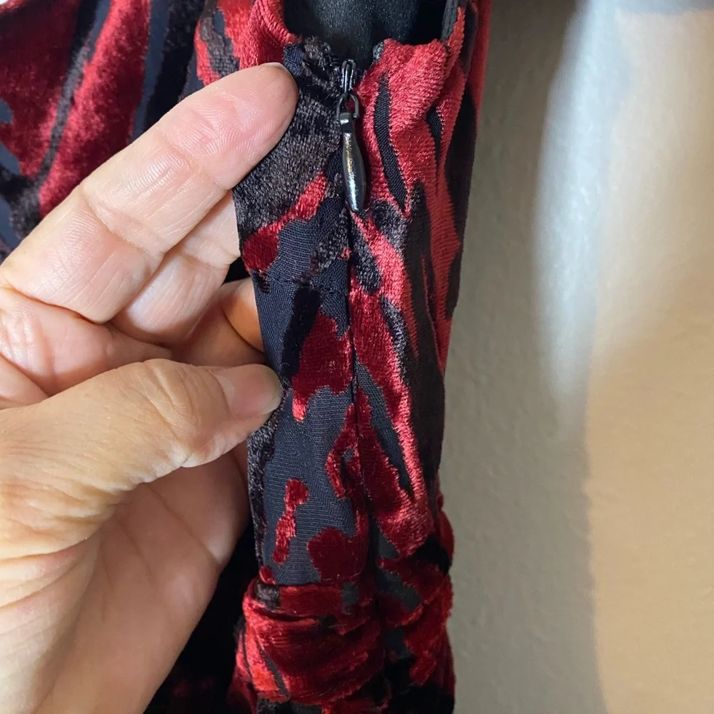 Small Urban Outfitter SILENCE + NOISE velvet dress Sz small - Picture 5 of 8